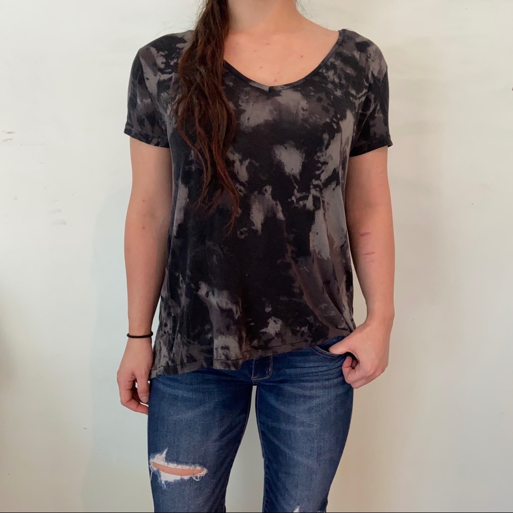 H&M Easy Fit V-Neck Tee